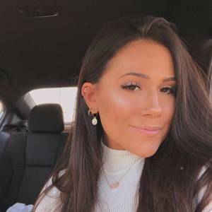 Meet your Posher, Olivia